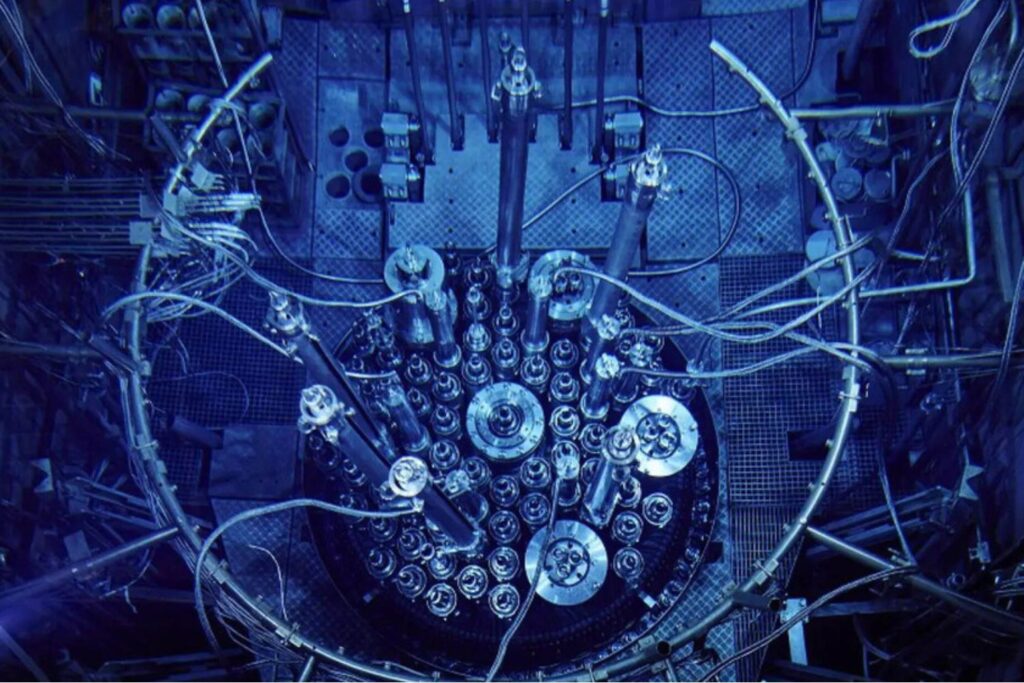 Europa y Japón llevan más de una década construyendo una máquina gigantesca para imitar el Sol en la Tierra. Ahora están a punto de llevarla al límite con los experimentos de fusión más ambiciosos jamás intentados