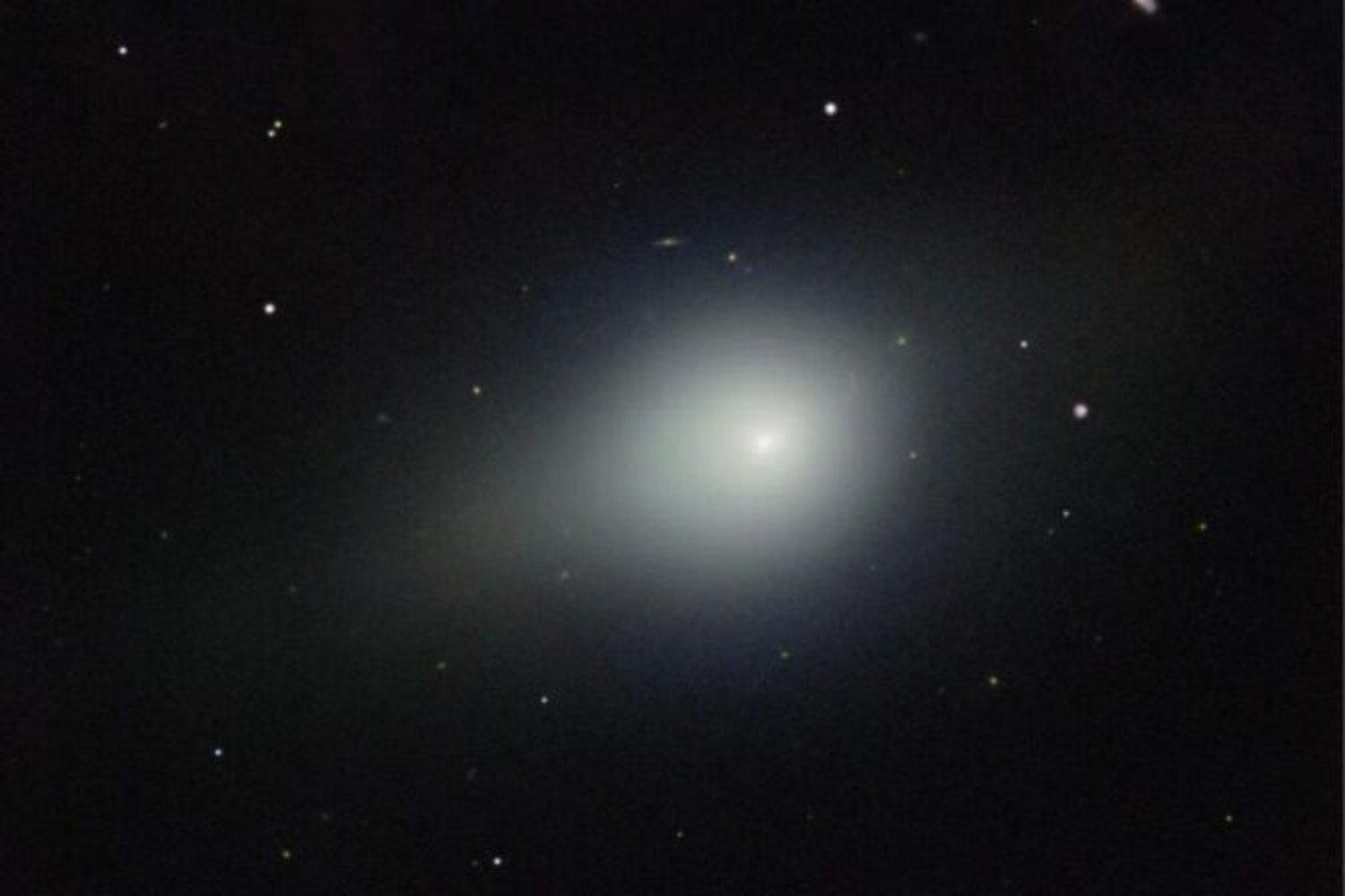 No es solo un visitante interestelar, es un fósil cósmico que desafía todo lo que conocemos. El James Webb confirma que el cometa 3I/ATLAS podría ser uno de los objetos más antiguos jamás observados