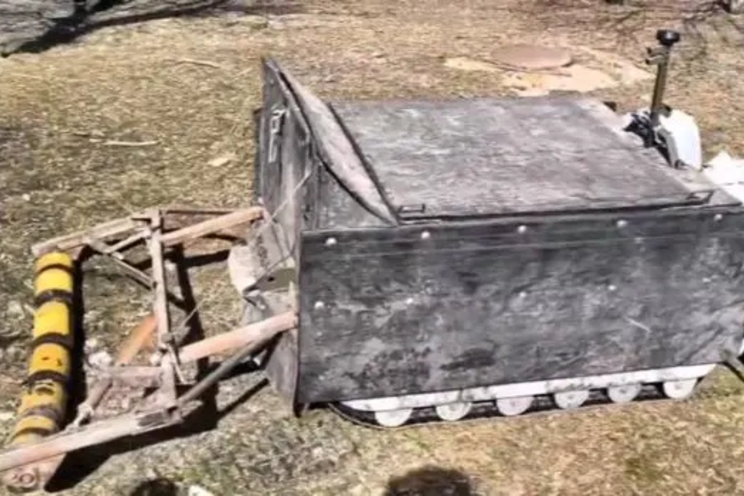 Durante siglos, la guerra fue un enfrentamiento directo entre personas en el campo de batalla. En Ucrania está ocurriendo algo distinto: hay zonas donde los humanos ya no pueden entrar y las máquinas combaten entre sí