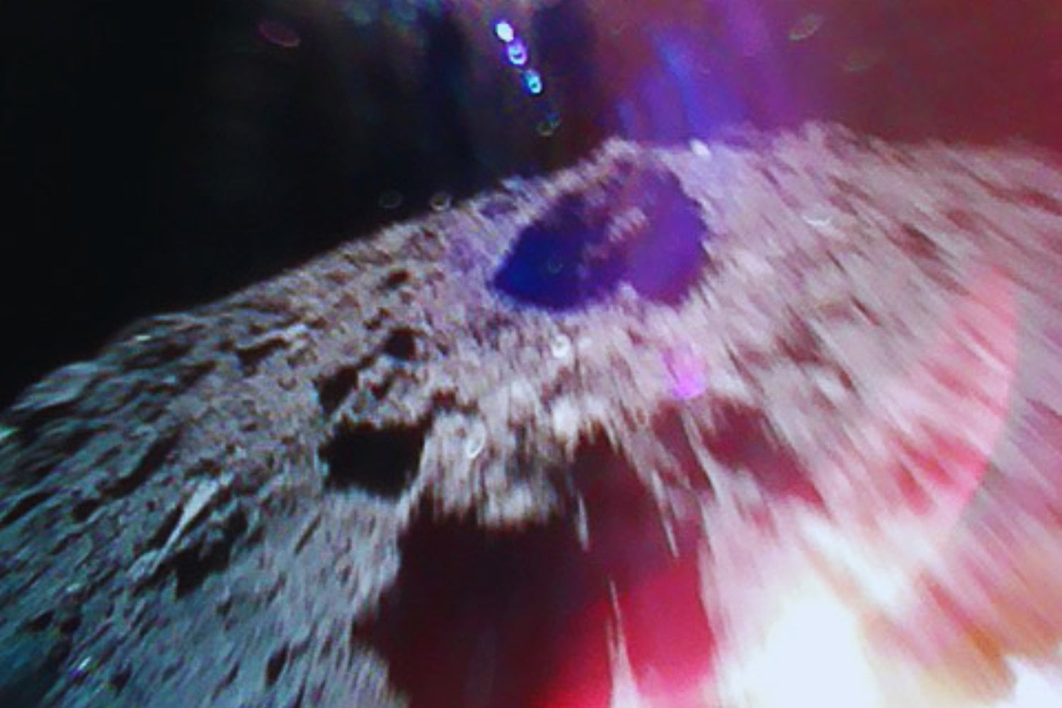 Un asteroide ha traído hasta la Tierra algo más que polvo antiguo: una huella intacta del nacimiento del sistema solar. Las partículas de Ryugu revelan que algunas rocas pueden registrar y conservar campos magnéticos de hace 4.600 millones de años