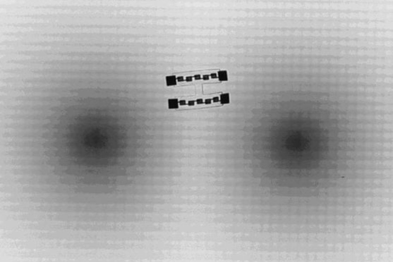 Un robot microscópico resolvió un laberinto sin sensores, sin GPS y sin inteligencia artificial. Los científicos lo guiaron usando principios de la relatividad de Einstein