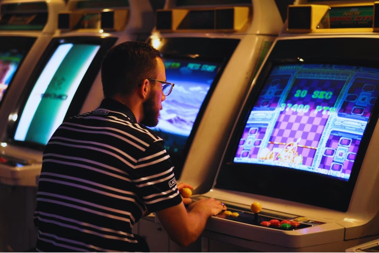 La psicología empieza a desmontar una idea muy extendida sobre los videojuegos. Seguir jugando después de los 30 no habla de inmadurez, sino de cómo responde el cerebro a un mundo cada vez más impredecible