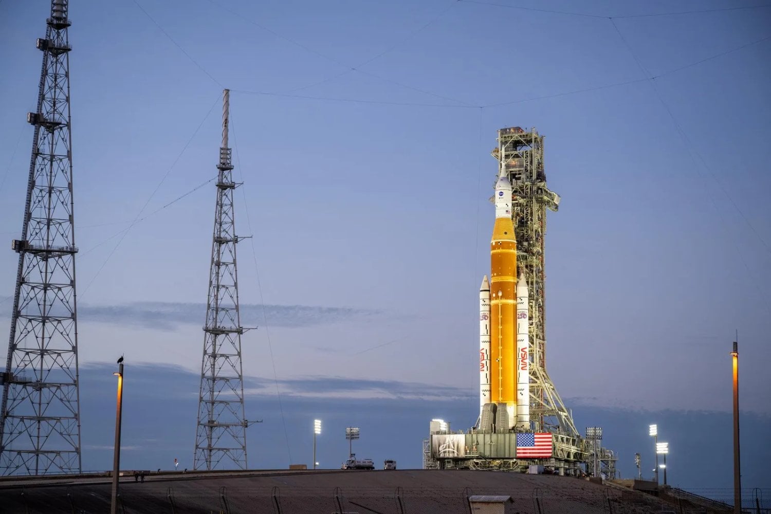 Durante casi una hora no podrán hablar con la Tierra mientras desaparecen detrás de la Luna. Así será Artemis II, la misión de la NASA que llevará humanos más lejos que nunca en medio siglo