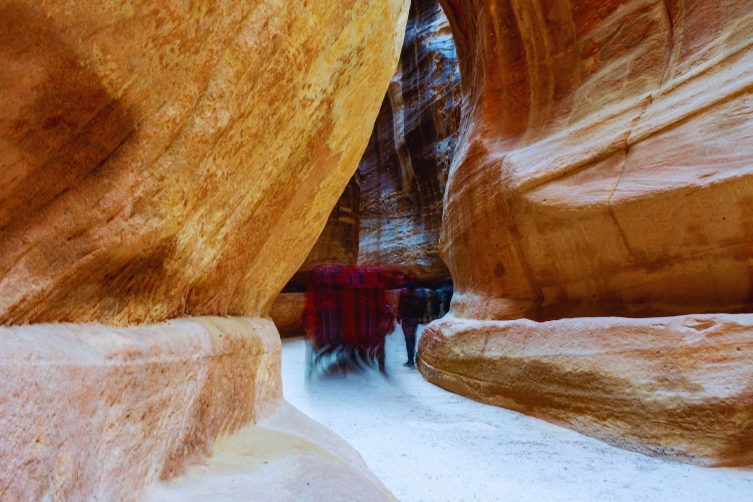 Petra vuelve a sorprender al mundo con un sistema hidráulico inesperado. El hallazgo de tuberías de plomo en su acueducto obliga a reescribir la historia tecnológica de la ciudad nabatea