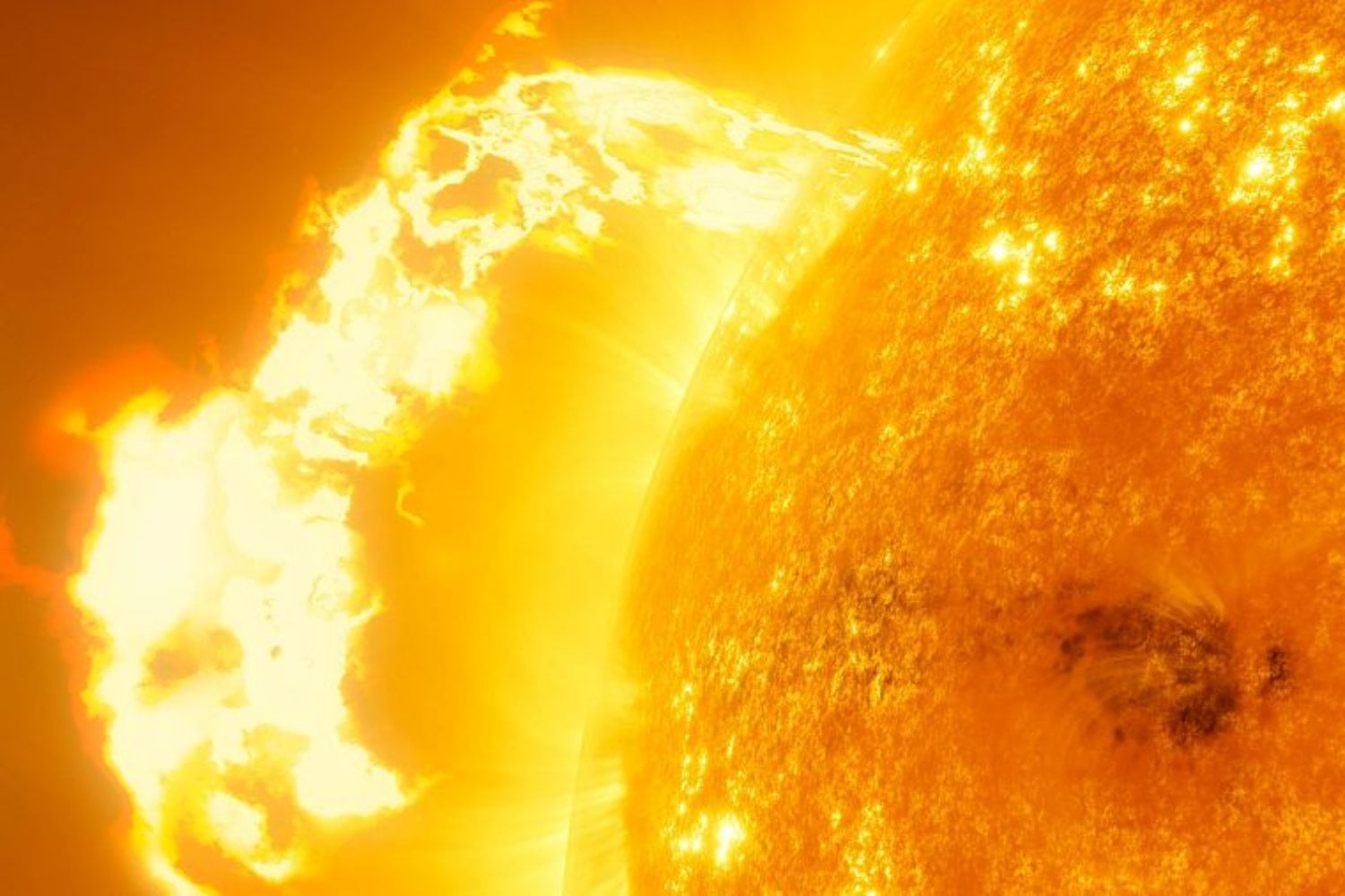 Una gigantesca tormenta solar alcanzó Marte y dejó una señal inesperada en su atmósfera. Dos sondas europeas captaron el mayor cambio registrado en la ionosfera del planeta