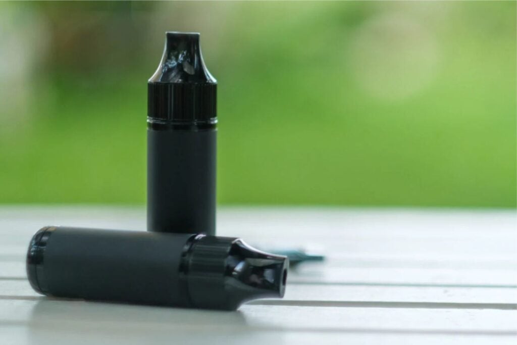 Vapear representa un riesgo de enfermar de cáncer, según una revisión