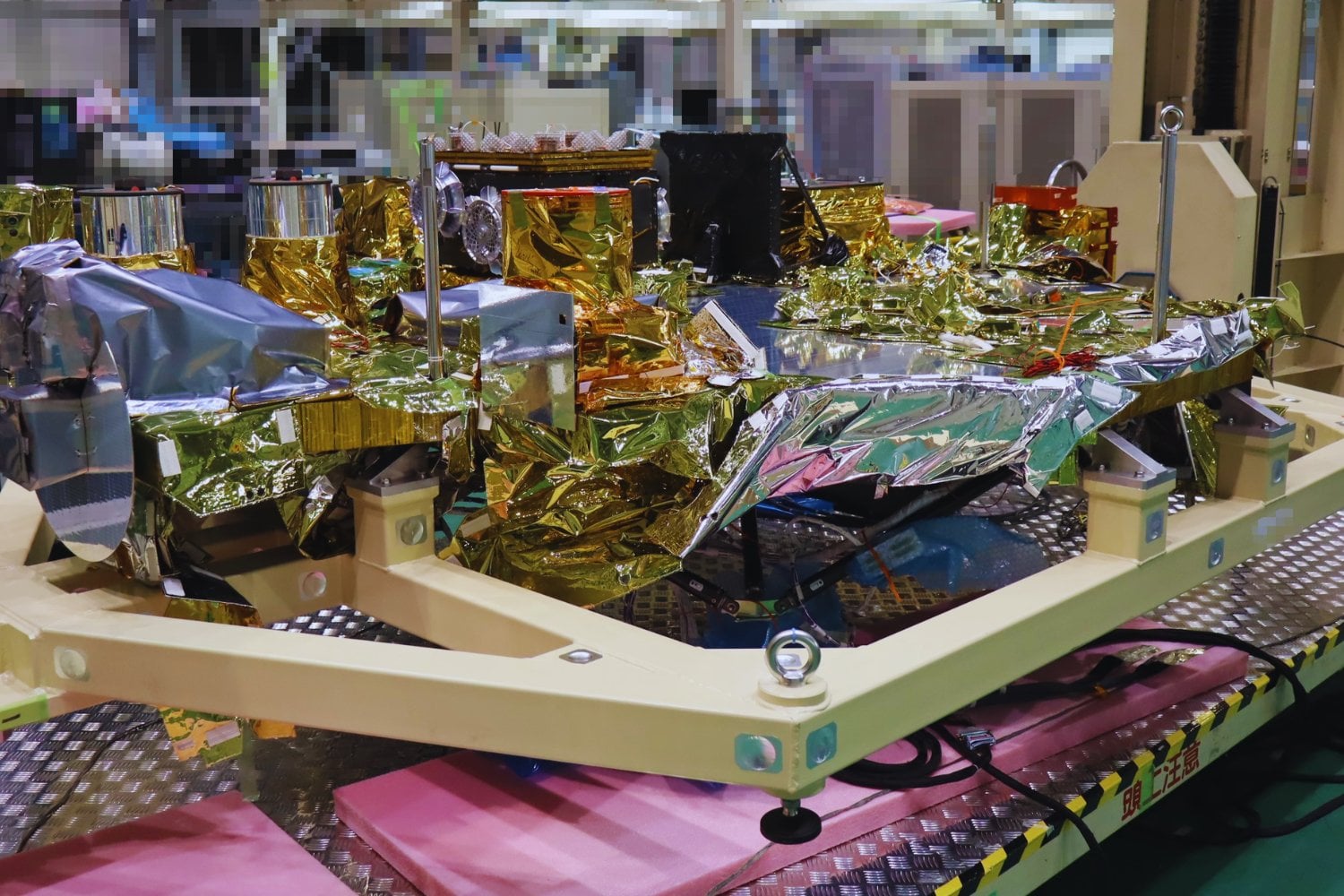 Japón prepara una misión para aterrizar en Phobos y traer muestras a la Tierra. Esos pequeños granos podrían contener fragmentos del Marte primitivo y ayudar a resolver el origen de sus misteriosas lunas