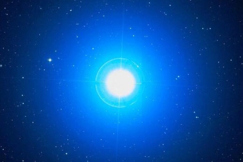 Un telescopio espacial privado acaba de mirar su primera estrella a 104 años luz. Es pequeño, cabe en una maleta y podría cambiar la forma en que se hace astronomía desde el espacio