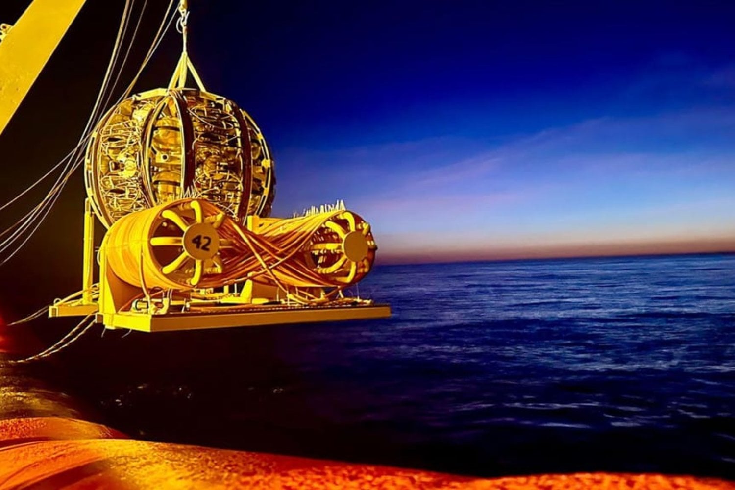 Una partícula con una energía absurda cruzó el Mediterráneo a la velocidad de la luz y dejó a los astrofísicos con una pregunta enorme. Nadie sabe todavía qué pudo acelerarla tanto