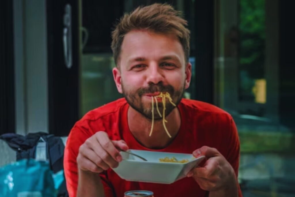 La ciencia confirma que el 95% de la serotonina del cuerpo se produce en el intestino y no en el cerebro. Esto explica por qué la alimentación puede influir en la salud mental