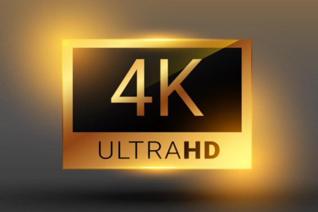 Un estudiante pasó seis meses construyendo su propio portátil 4K y el resultado sorprende