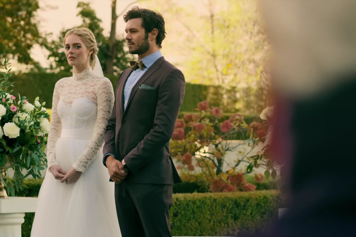 La boda perfecta que termina en una persecución sangrienta dentro de una mansión
