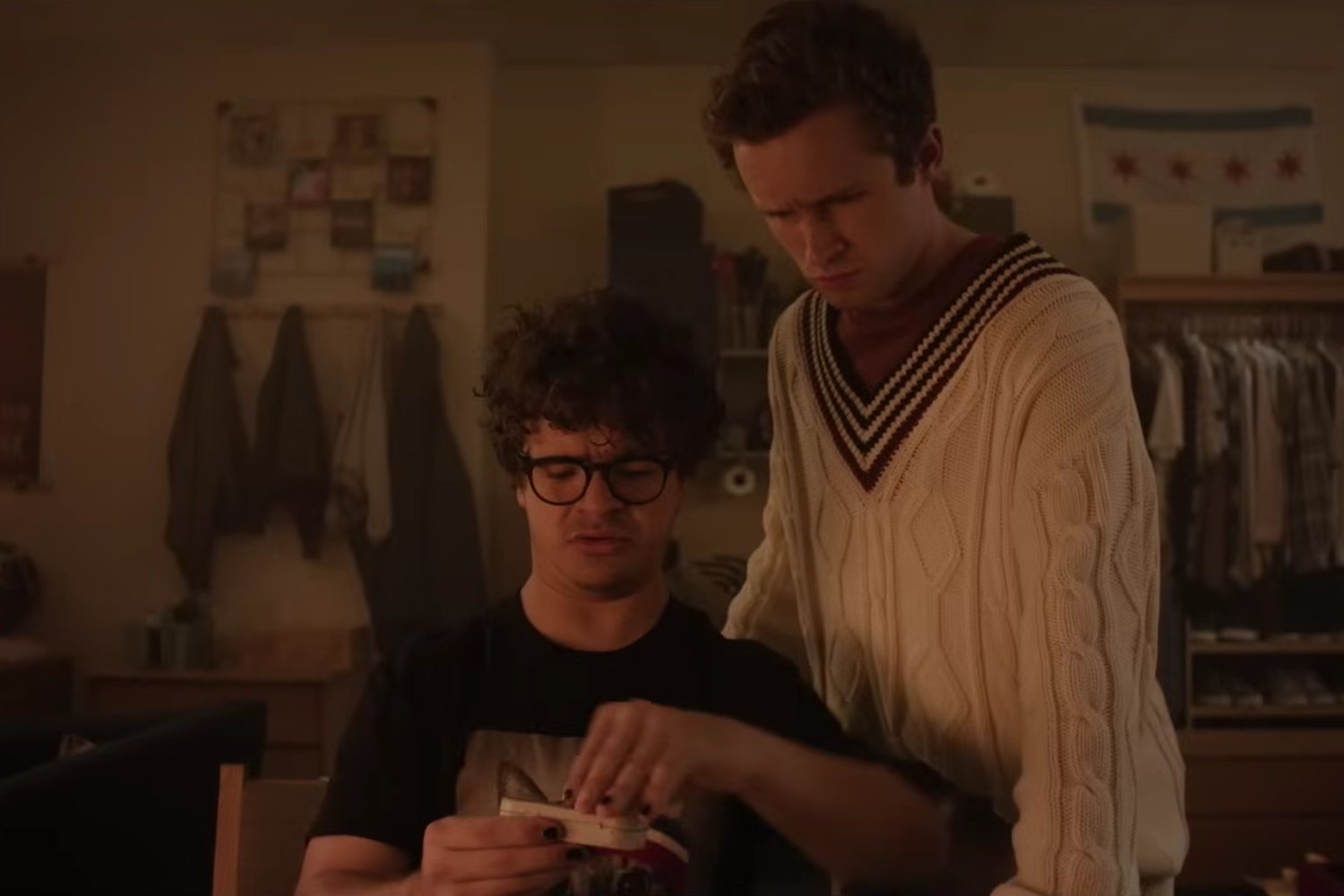 La comedia más extraña del año tiene a una estrella de Stranger Things como protagonista