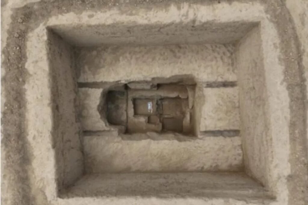 Arqueólogos abren una tumba de la dinastía Qin y encuentran una bebida alcohólica intacta tras 2.300 años. El análisis revela una tecnología mucho más avanzada de lo que se creía