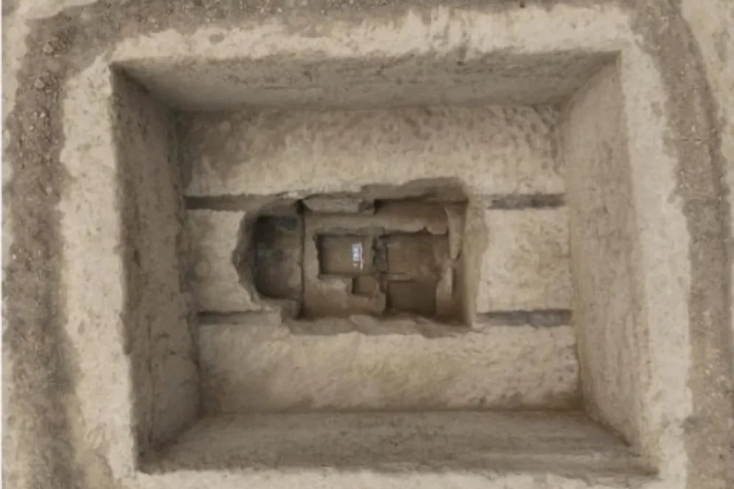 Arqueólogos abren una tumba de la dinastía Qin y encuentran una bebida alcohólica intacta tras 2.300 años. El análisis revela una tecnología mucho más avanzada de lo que se creía