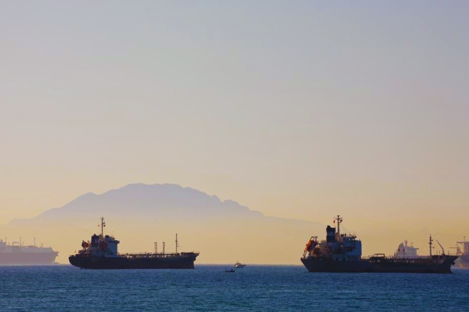 EEUU prepara el envío de cazas F-35, helicópteros Apache y nuevos sistemas de misiles a Marruecos. Su destino está frente a Cádiz y puede alterar durante la próxima década el equilibrio militar del Estrecho de Gibraltar