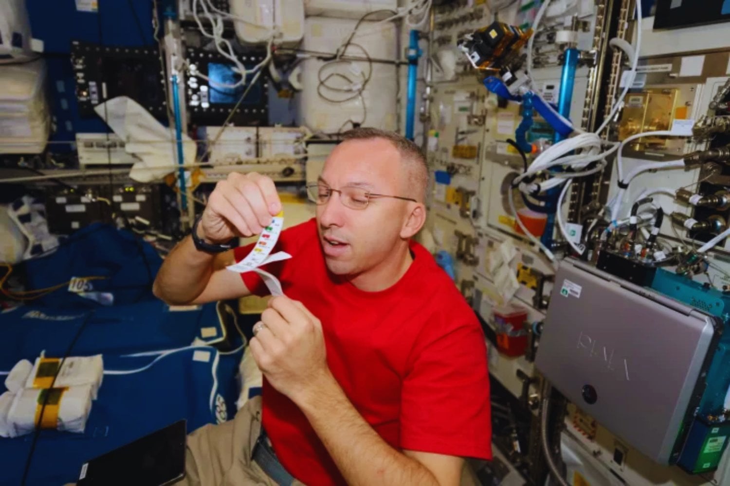 Artemis II no solo está volando alrededor de la Luna. La NASA está convirtiendo a sus astronautas en un experimento vivo para entender qué le pasa al cuerpo humano en el espacio