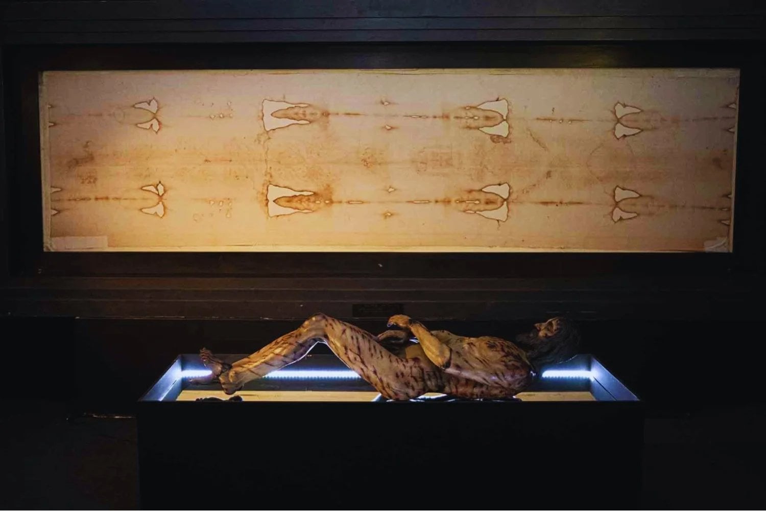 En vísperas de una nueva Semana Santa, la Sábana Santa vuelve a hablar a través del ADN. Nuevos análisis la conectan con Oriente Medio y reabren el viejo debate sobre su verdadero origen