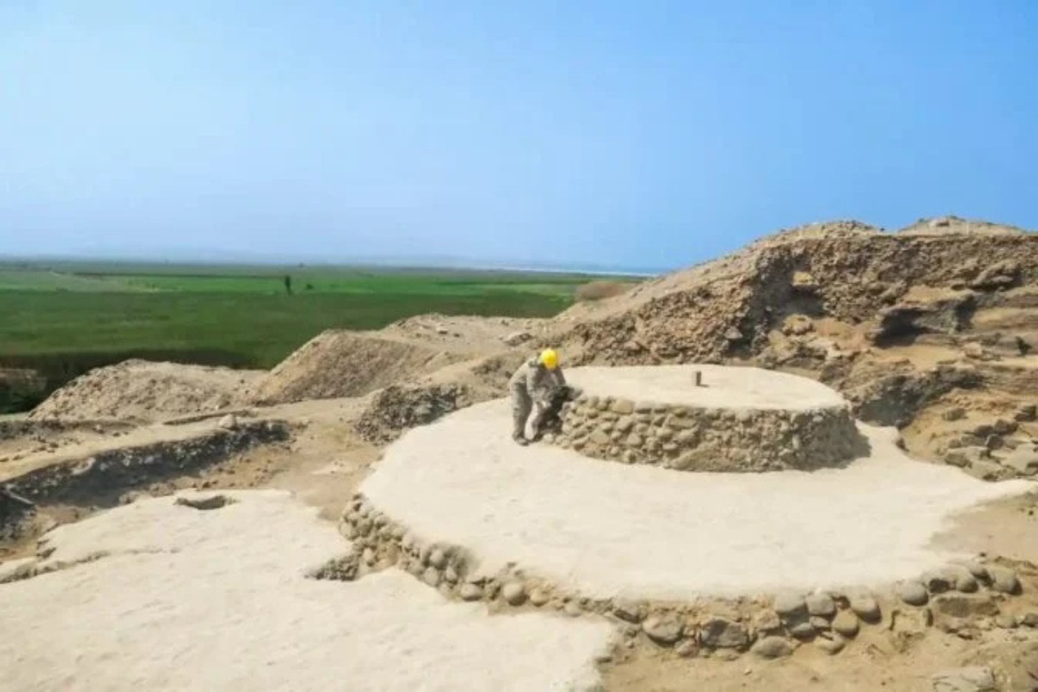 Una estructura enterrada durante milenios en Perú está obligando a replantear el origen de la civilización en América. No estaba donde pensábamos ni era tan aislada como creíamos