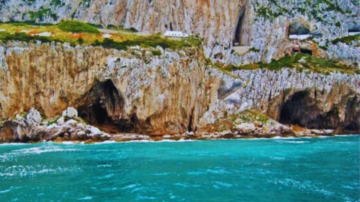 Una cueva sellada en Gibraltar acaba de abrirse tras 40.000 años. Existen muchos indicios de que podríamos estar frente al último hogar de los neandertales