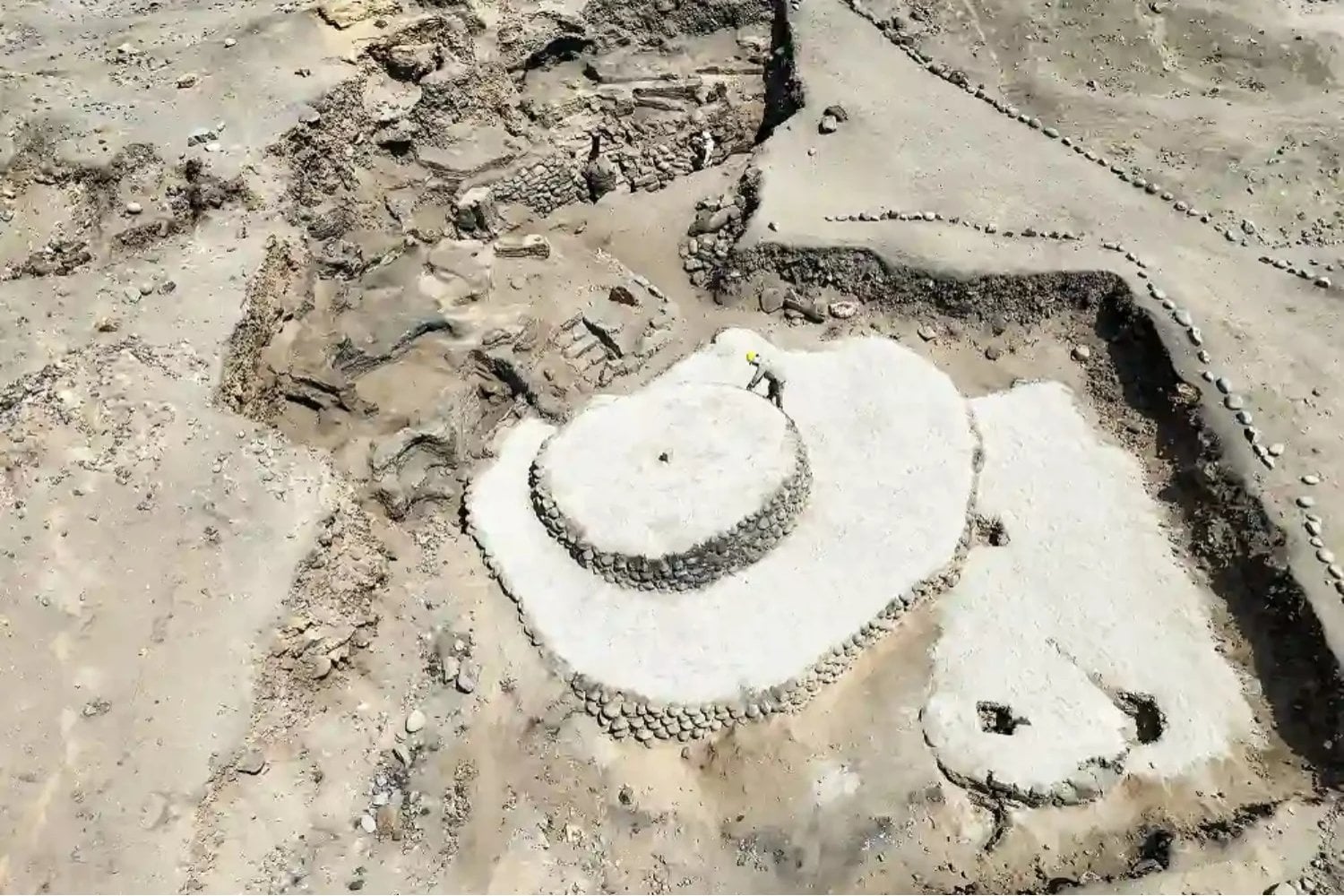 Una estructura enterrada durante milenios en Perú está obligando a replantear el origen de la civilización en América. No estaba donde pensábamos ni era tan aislada como creíamos