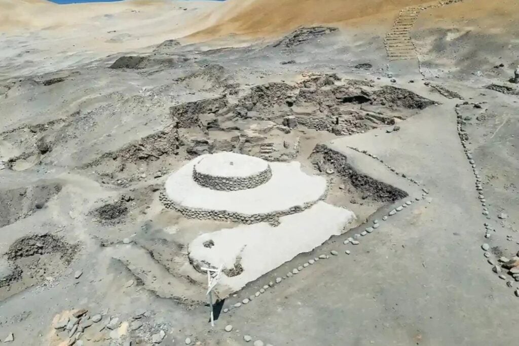 Una estructura enterrada durante milenios en Perú está obligando a replantear el origen de la civilización en América. No estaba donde pensábamos ni era tan aislada como creíamos