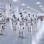 China ya tiene una fábrica capaz de ensamblar un robot humanoide cada 30 minutos. El objetivo no es exhibir tecnología, sino fabricar máquinas listas para trabajar en autos y electrodomésticos