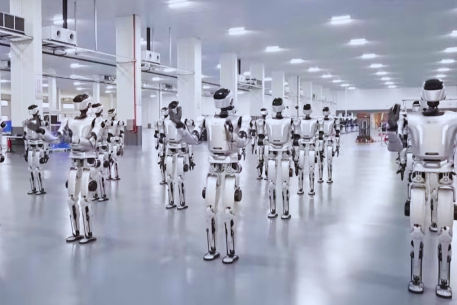 China ya tiene una fábrica capaz de ensamblar un robot humanoide cada 30 minutos. El objetivo no es exhibir tecnología, sino fabricar máquinas listas para trabajar en autos y electrodomésticos