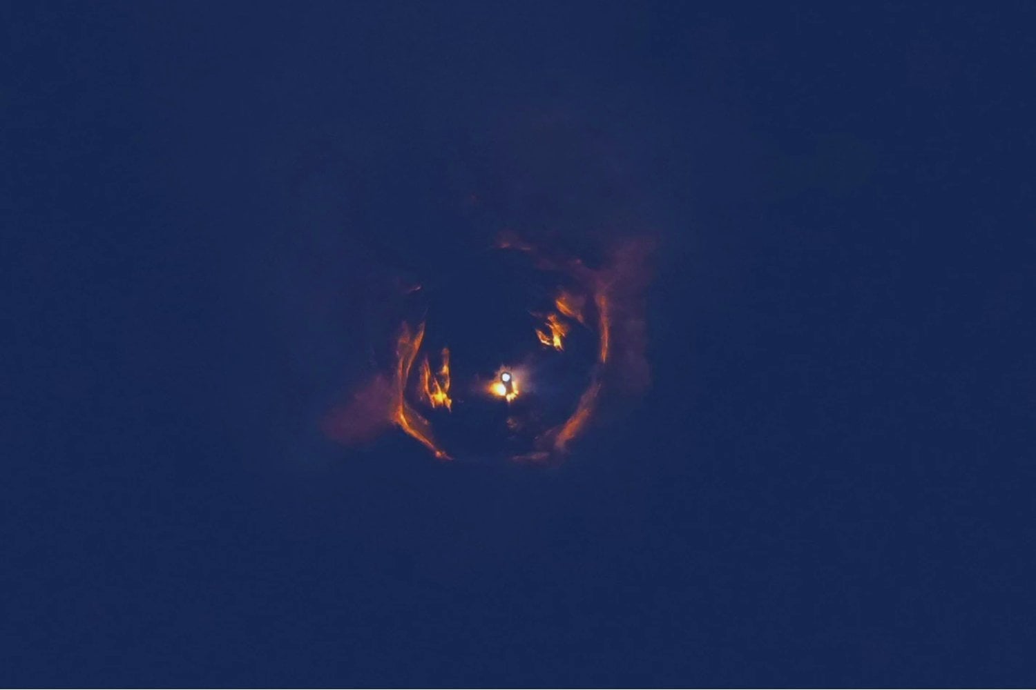 Un satélite de Starlink explotó en órbita y dejó algo más que fragmentos. El incidente vuelve a encender una pregunta incómoda sobre el futuro del espacio cercano a la Tierra