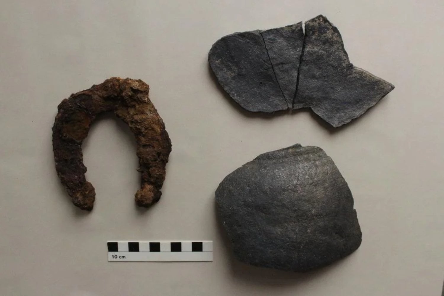 Los arqueólogos no daban crédito cuando excavaban un yacimiento alemán de 6.000 años. Bajo una tumba prehistórica apareció un túnel medieval casi intacto