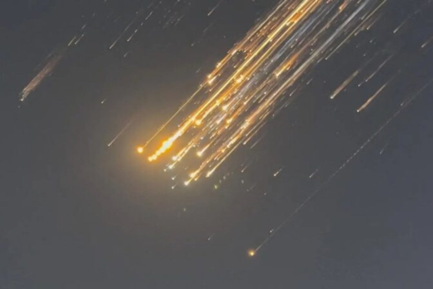 Un satélite de Starlink explotó en órbita y dejó algo más que fragmentos. El incidente vuelve a encender una pregunta incómoda sobre el futuro del espacio cercano a la Tierra