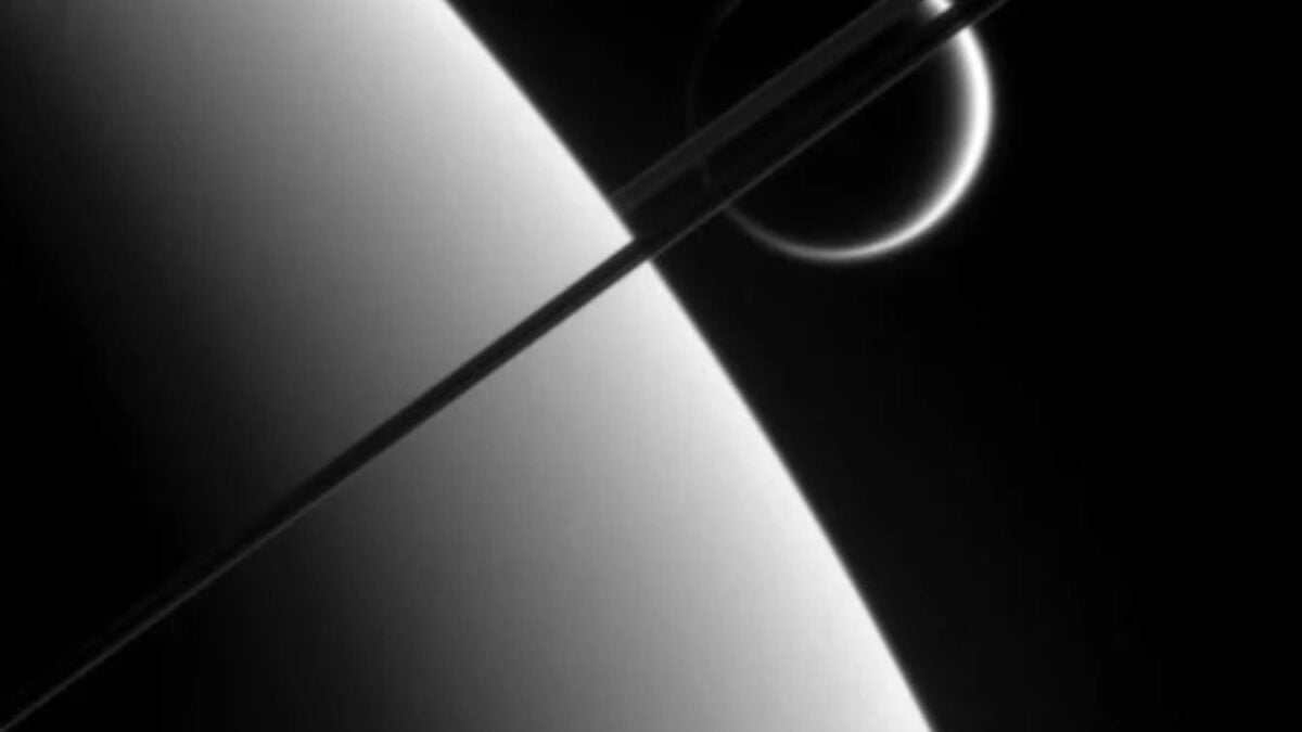 El James Webb ha resuelto uno de los misterios más incómodos de Saturno. Sus auroras estaban alterando las mediciones y confundiendo a los astrónomos desde hace más de 20 años
