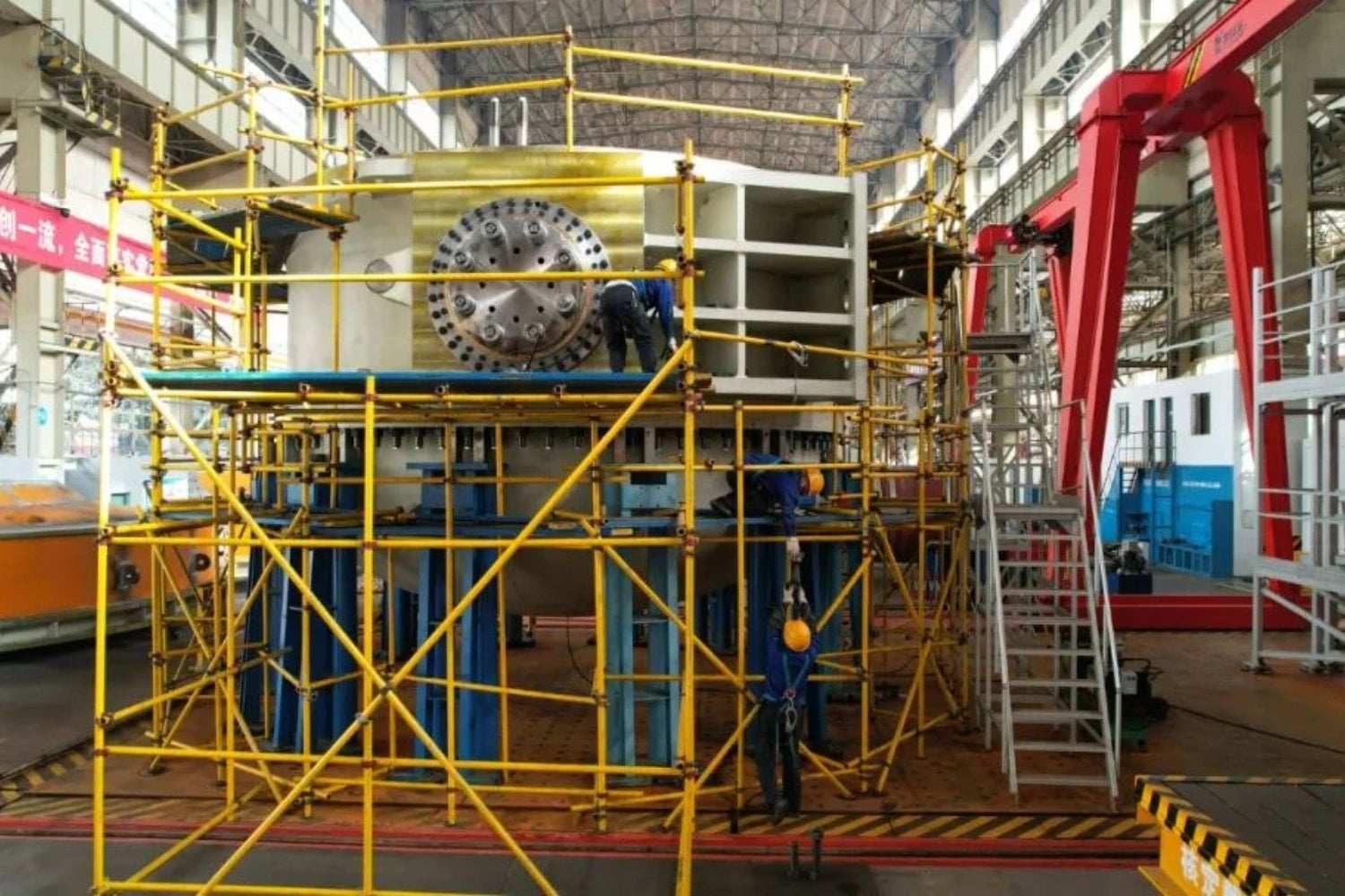 China acaba de presentar una máquina eléctrica que puede cambiar la red energética mundial. Recupera una tecnología de hace un siglo y la lleva a un nivel nunca visto