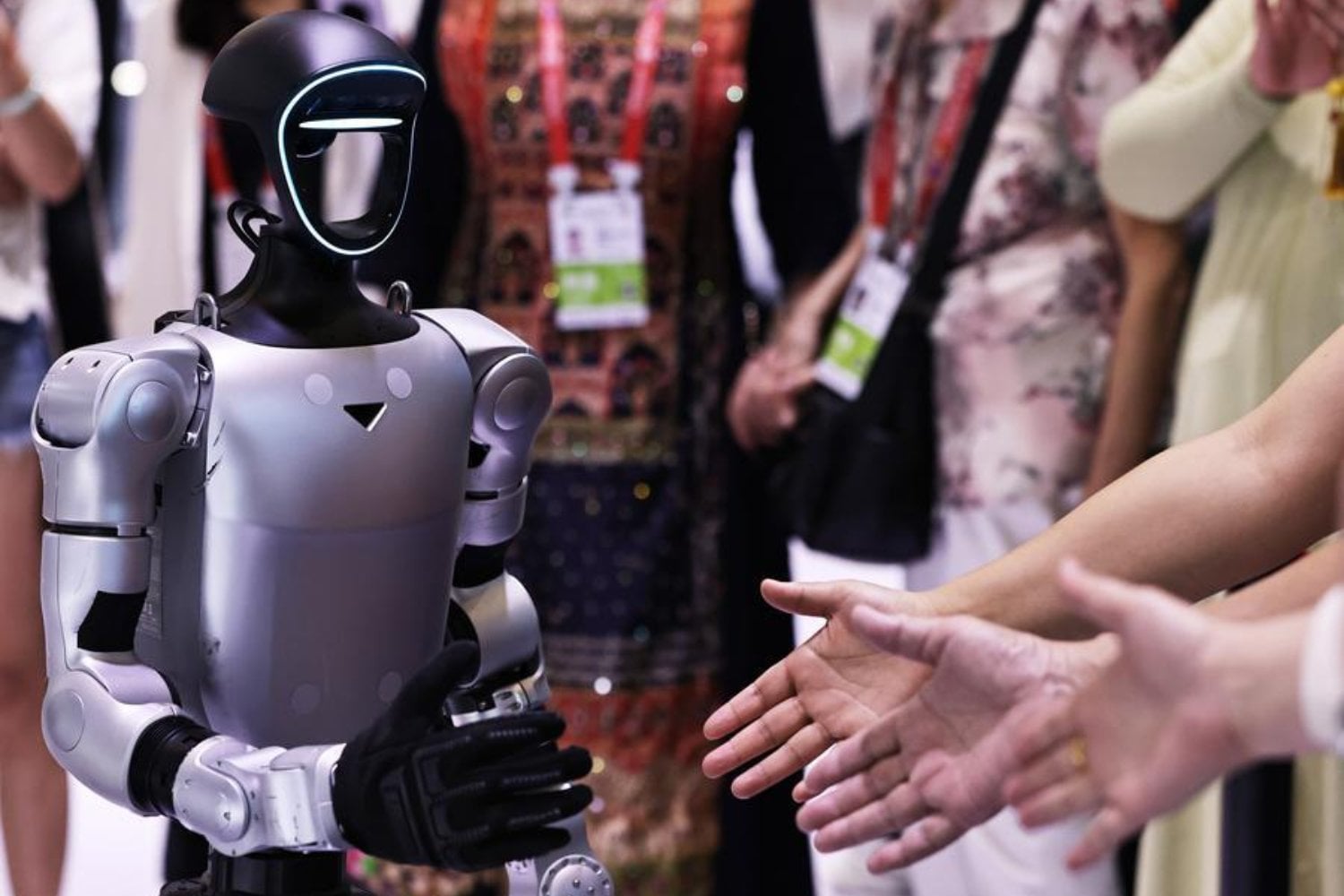 Los robots humanoides ya están trabajando en aeropuertos de Japón y no es una prueba tecnológica más. Es la respuesta a un problema que el país no logra resolver: falta de mano de obra en tareas físicas