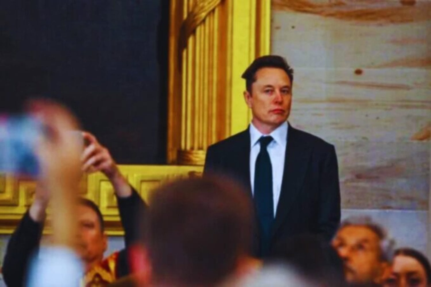 Elon Musk mueve otra ficha gigante en silencio. SpaceX quiere quedarse con Cursor por USD 60.000 millones para ganar la guerra de la IA que escribe código