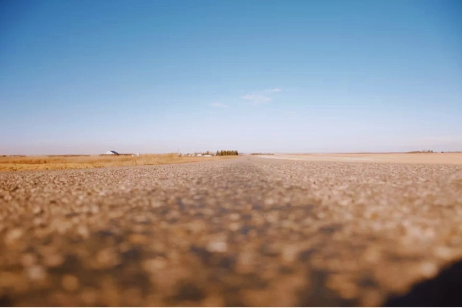 China lleva años buscando cómo convertir la arena del desierto en cemento útil. Ahora un avance con nanopartículas muestra que podría estar mucho más cerca de lograrlo