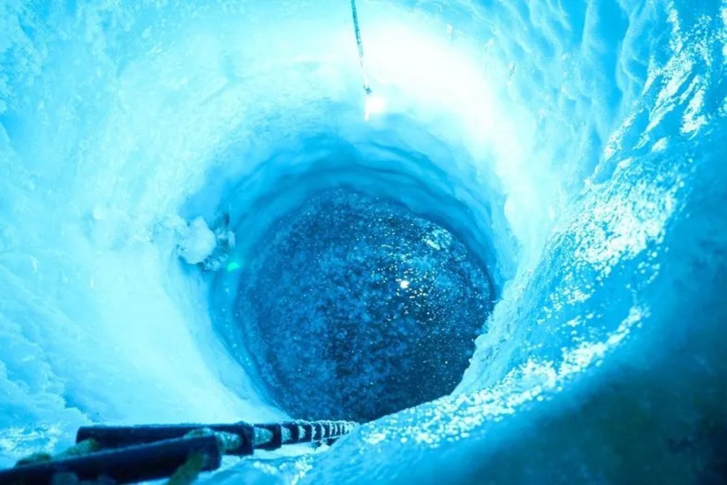 Han perforado más de 3.400 metros de hielo en la Antártida hasta llegar a un lago sellado durante millones de años. Lo que hay allí podría cambiar cómo entendemos el pasado de la Tierra