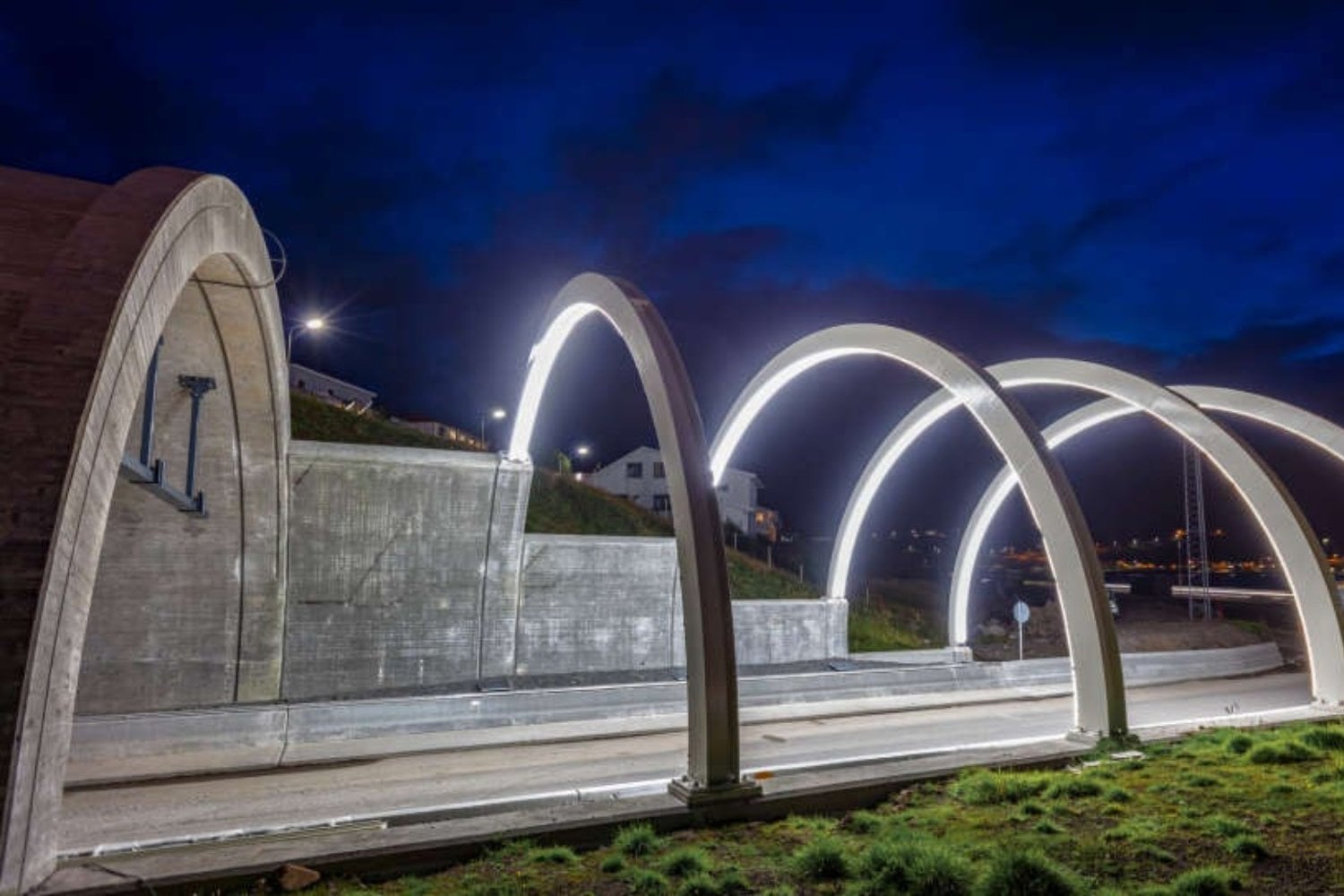 Los túneles submarinos siguen siendo seguros, pero un nuevo estudio detecta una debilidad inesperada en una de sus piezas más críticas. El margen de resistencia podría ser menor de lo calculado