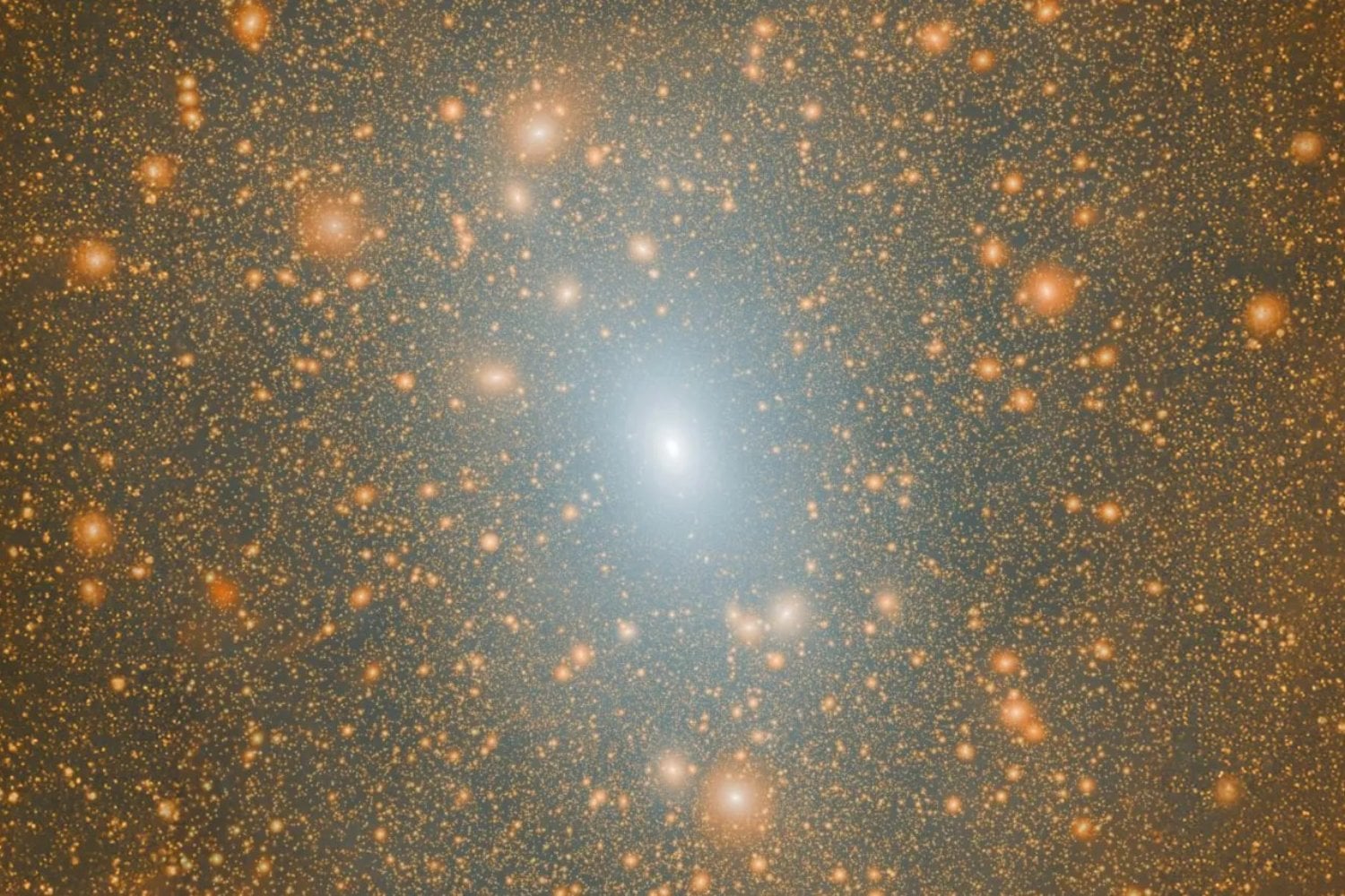 Un telescopio español apunta al halo de Andrómeda y encuentra un objeto tan tenue que obliga a replantear qué puede llamarse galaxia. Andrómeda XXXVI apenas deja ver unas decenas de estrellas, pero podría ser una de las satélites más débiles y compactas jamás detectadas alrededor de nuestra gran vecina cósmica
