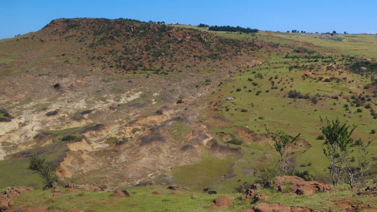 Los primeros humanos ya regresaban una y otra vez al mismo lugar para extraer piedra hace 220.000 años. El hallazgo en Sudáfrica cambia lo que creíamos sobre su capacidad de planificación