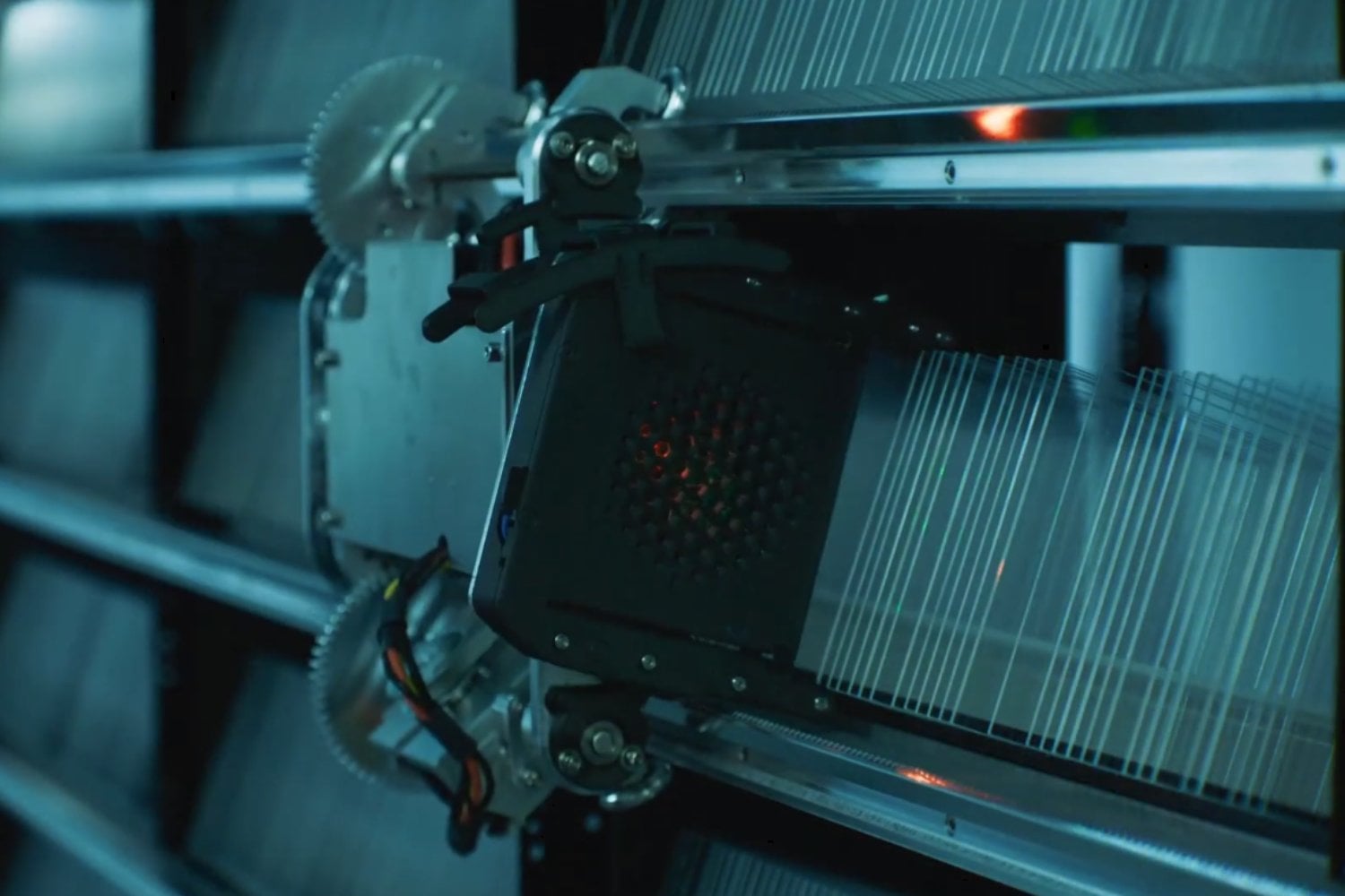 La nube consume cada vez más energía y los discos duros envejecen rápido. Científicos ahora proponen un cristal capaz de conservar datos durante más de 10.000 años