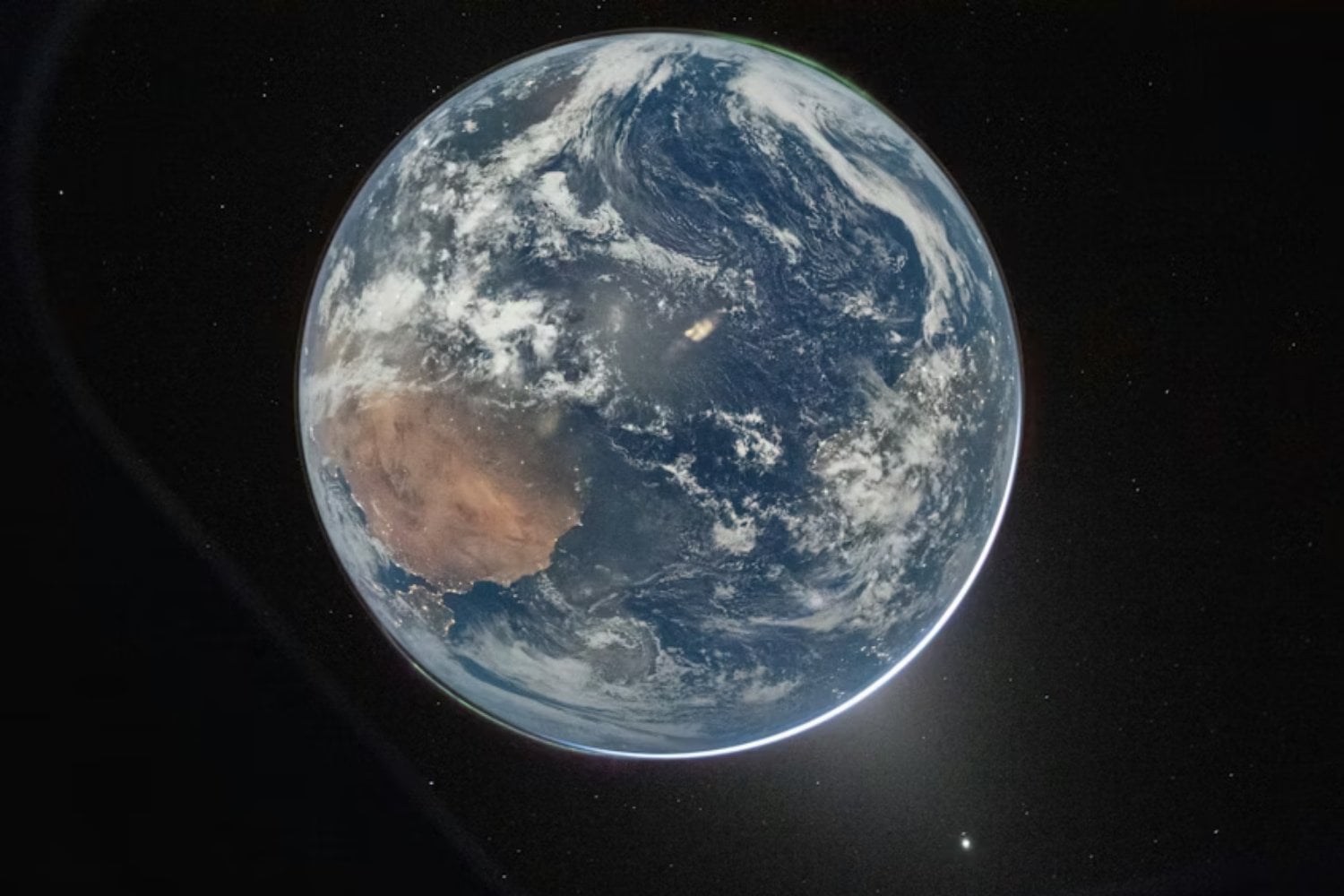 La Tierra ya no da para más con el modelo actual. Un estudio científico calcula cuánta población podría sostener realmente y advierte que ya hemos superado ese límite