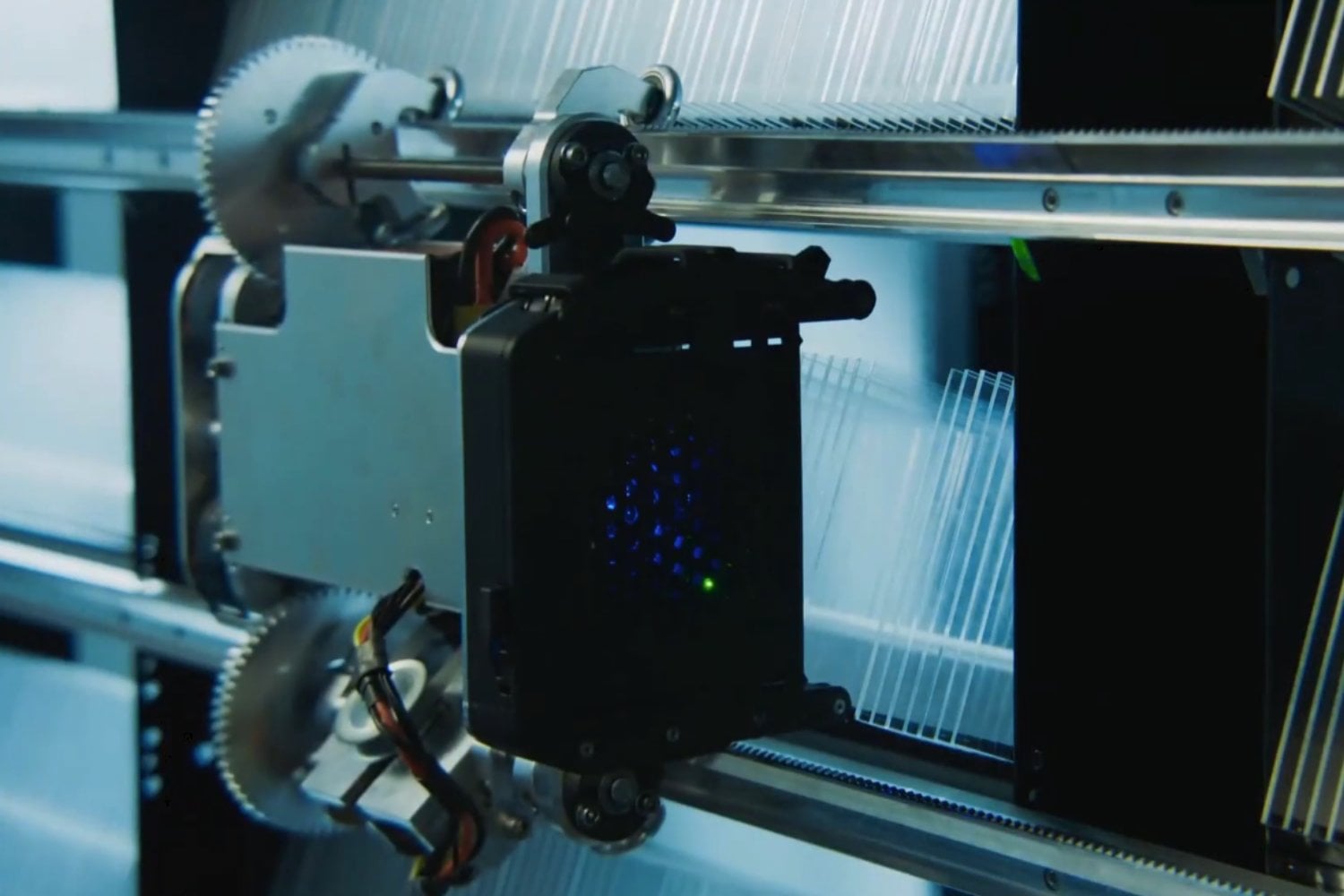 La nube consume cada vez más energía y los discos duros envejecen rápido. Científicos ahora proponen un cristal capaz de conservar datos durante más de 10.000 años