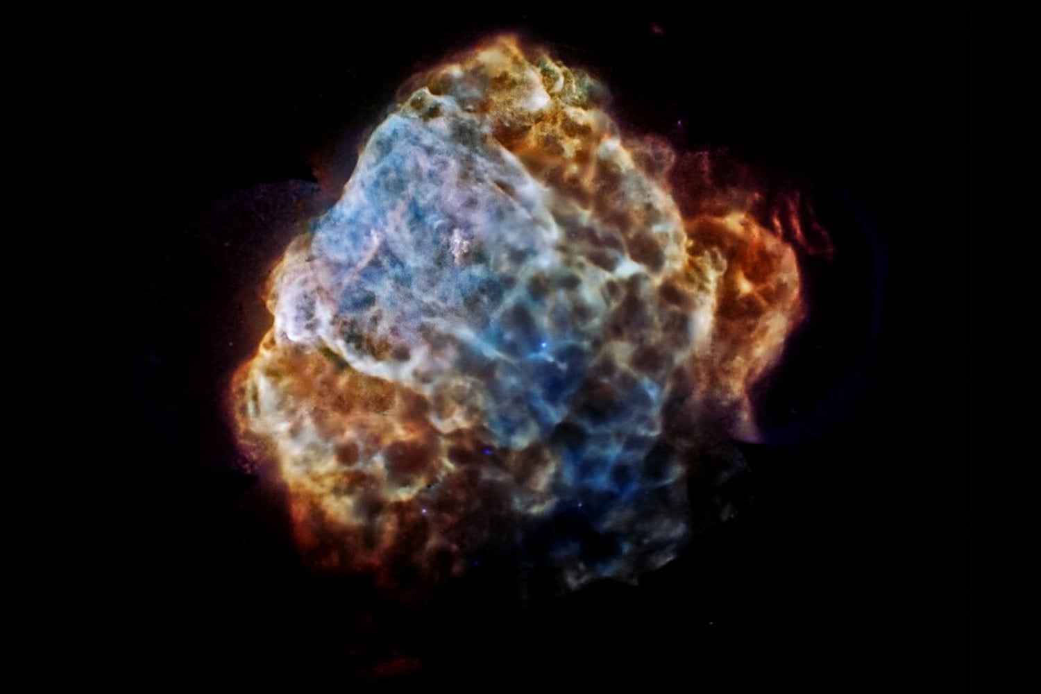 Astrofísicos recuperan registros inéditos de una de las novas más brillantes del siglo XX. Placas astronómicas olvidadas durante más de 80 años revelan datos únicos sobre Nova Puppis antes y después de su explosión