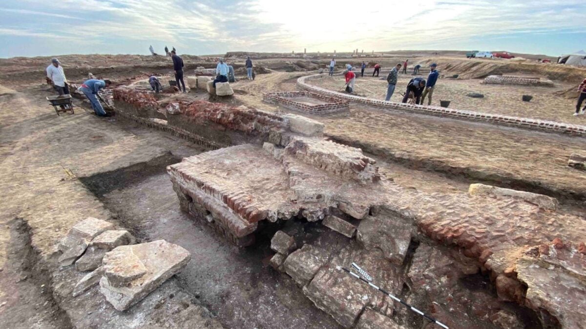 Pensaban que era un edificio político sin demasiada relevancia, pero seis años de excavaciones han revelado algo mucho más complejo. Un templo circular único que cambia lo que sabíamos sobre el norte del Antiguo Egipto