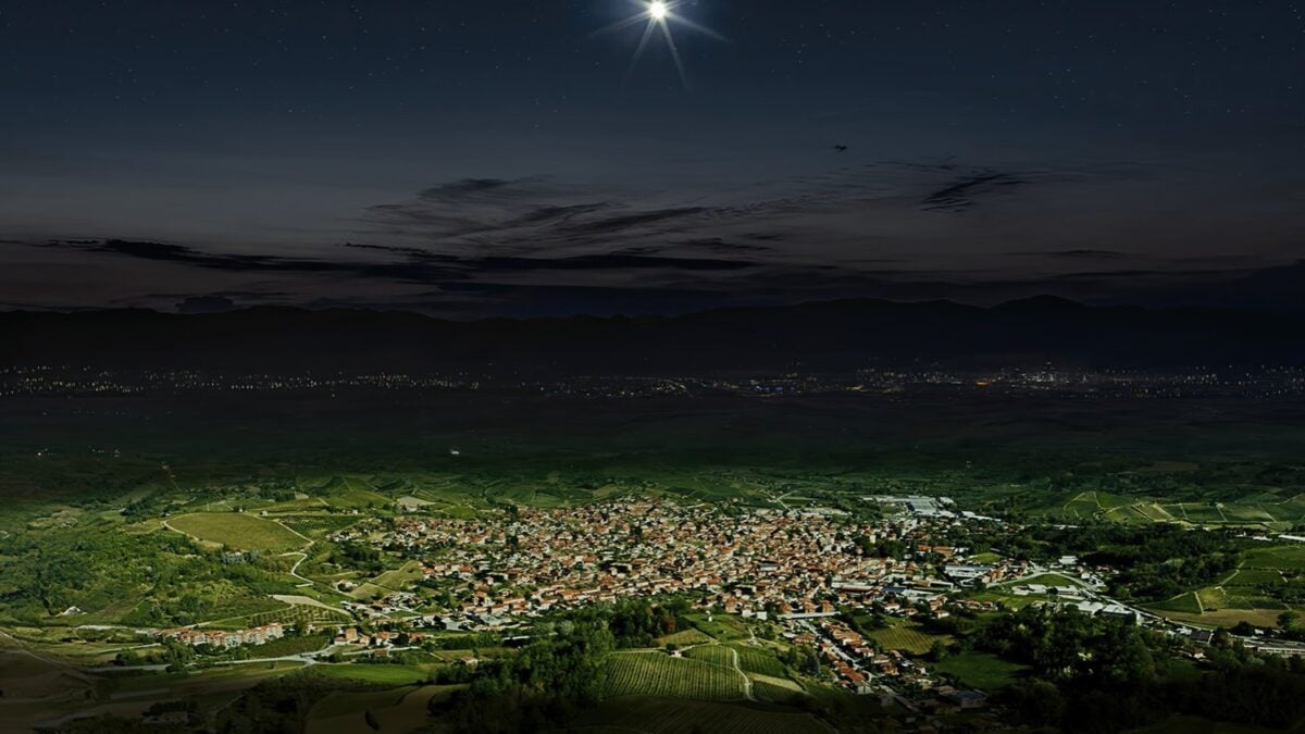 Una startup quiere vender luz solar en mitad de la noche. Su idea es lanzar miles de espejos al espacio para reflejar el Sol sobre la Tierra, y muchos científicos ya están alarmados