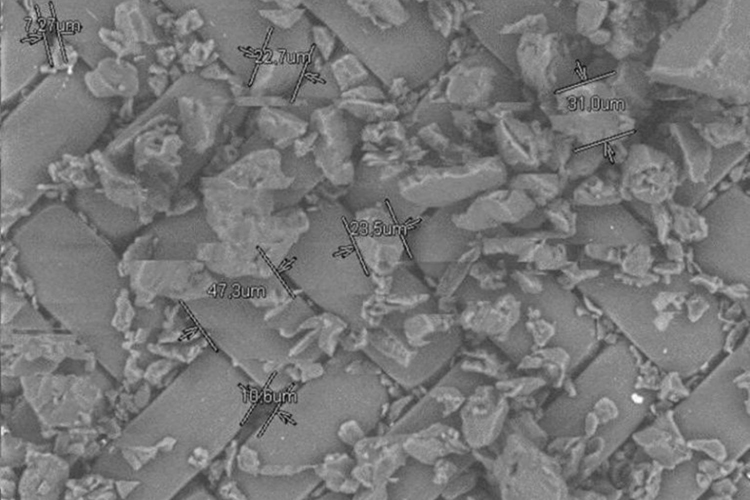 Alemania desarrolla un filtro textil que ataca el problema invisible del plástico. Es capaz de eliminar hasta el 98,5% de microfibras antes de que lleguen a ríos y océanos