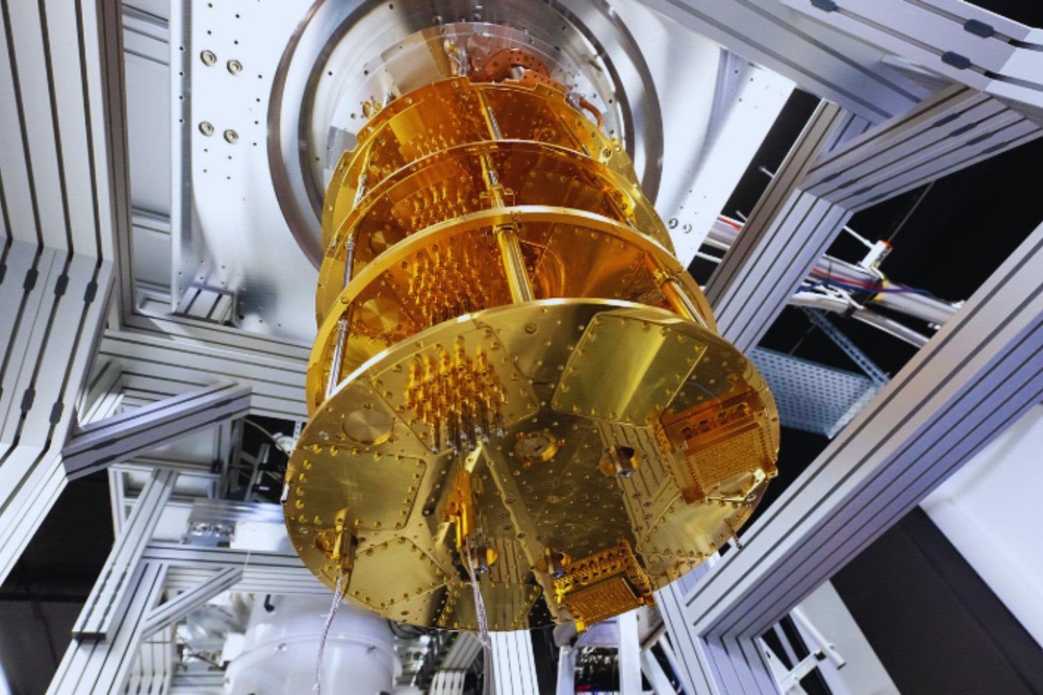 Los ordenadores cuánticos están más cerca de romper la criptografía de Internet de lo que creíamos. Nuevos estudios advierten que podrían hacerlo antes incluso de la llegada del hardware cuántico masivo