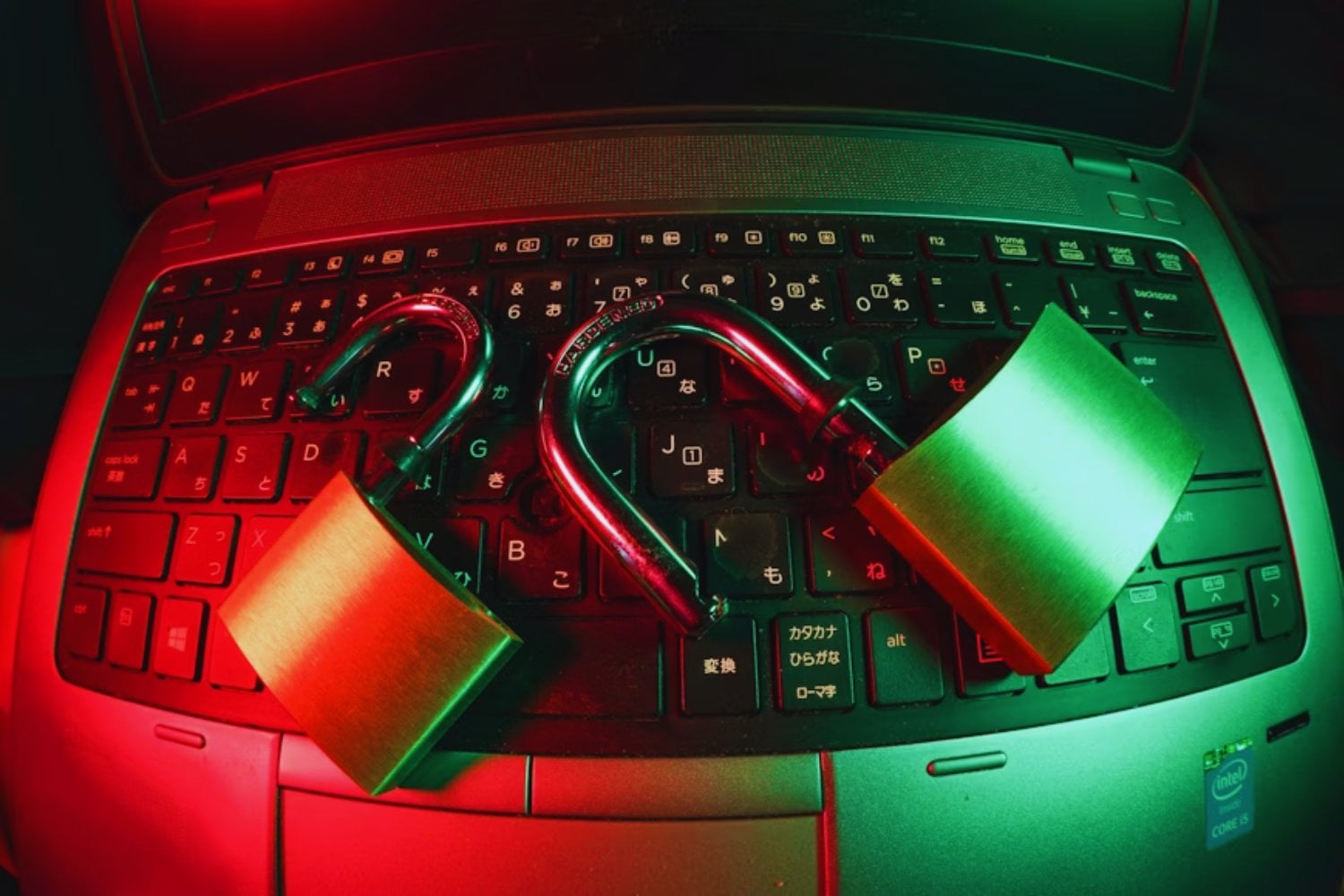 La llegada de la computación cuántica no destruirá AES-128 como muchos repiten desde hace años. Expertos explican por qué este cifrado seguiría siendo sólido en la era poscuántica