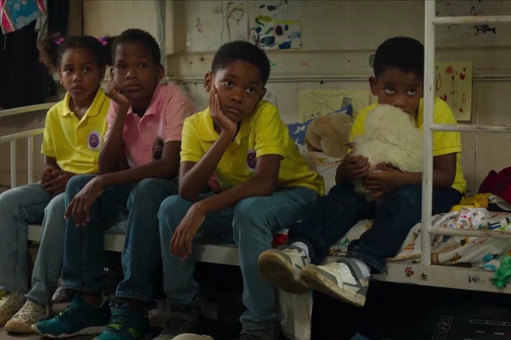 Lo único que tenían era mantenerse juntos… y eso podría destruirlos: la serie que impacta en Netflix